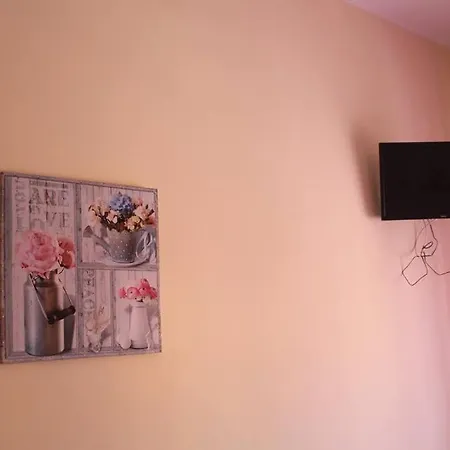 La Rosa Nel Cortile Bed & Breakfast 2*