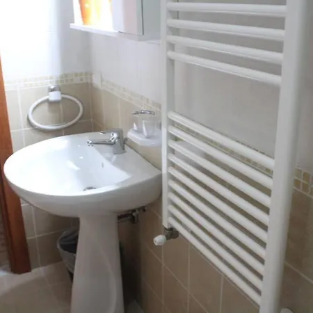 La Rosa Nel Cortile Bed & Breakfast 2*